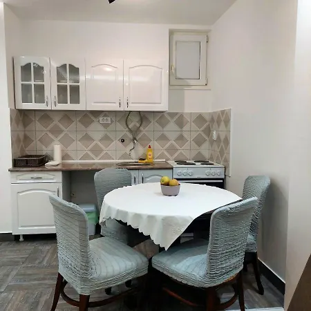 Stan Na Dan Alexa Sa Free Parkingom