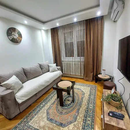 Stan Na Dan Alexa Sa Free Parkingom Novi Sad