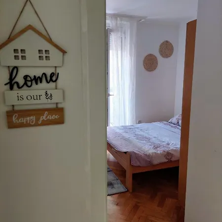 Stan Na Dan Alexa Sa Free Parkingom Novi Sad