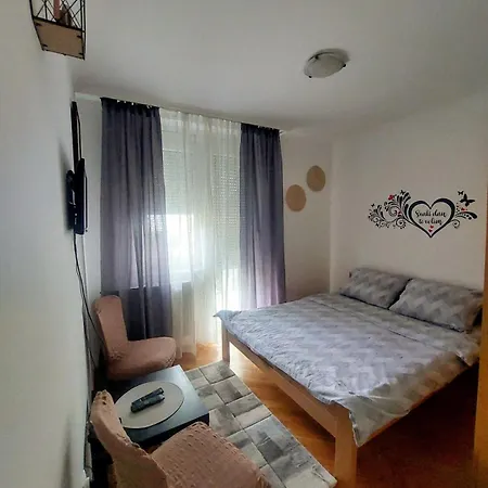 Stan Na Dan Alexa Sa Free Parkingom * Novi Sad