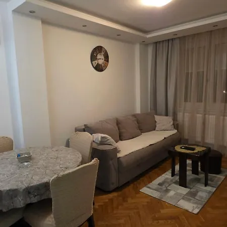 Stan Na Dan Alexa Sa Free Parkingom Novi Sad